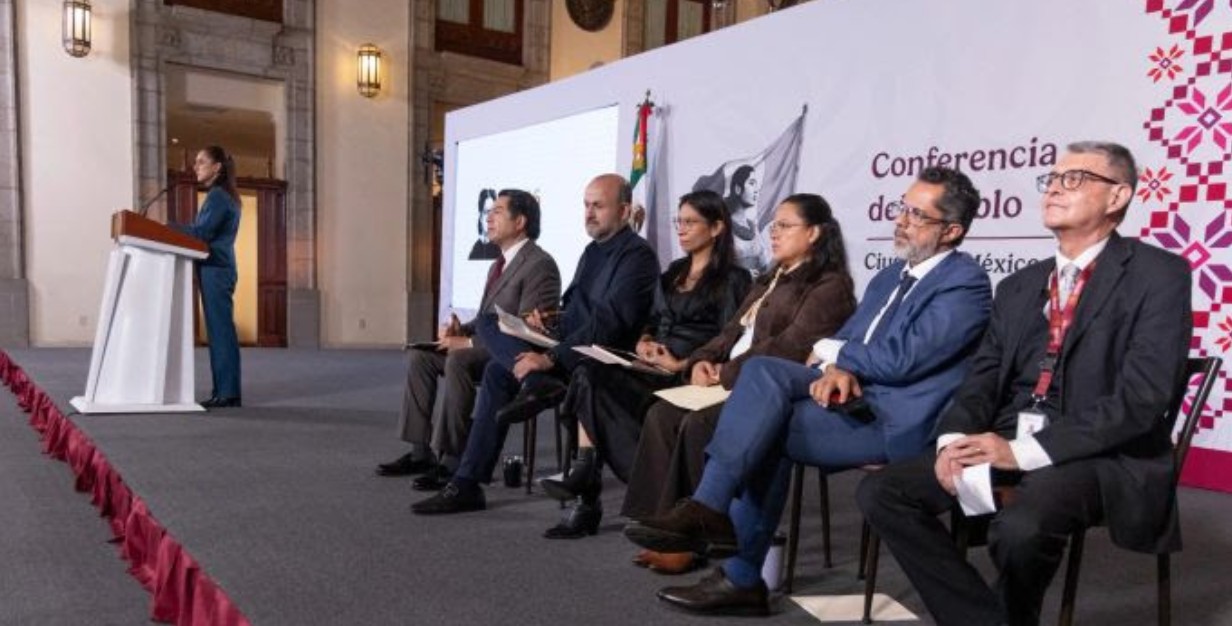 Claudia Sheinbaum habla sobre redes sociales y educación.