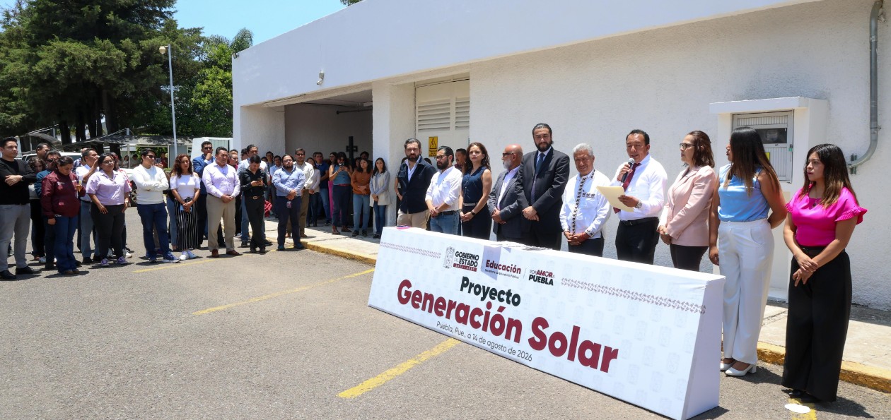 Paneles solares instalados en oficinas de la SEP Puebla.