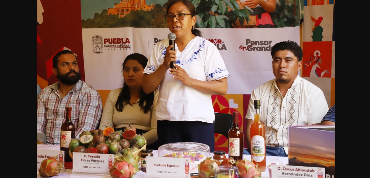 Productores ofrecen pitahaya y xoconostle en Huitziltepec.