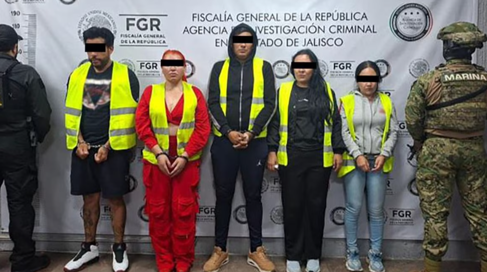 Autoridades durante un operativo de seguridad en Jalisco.