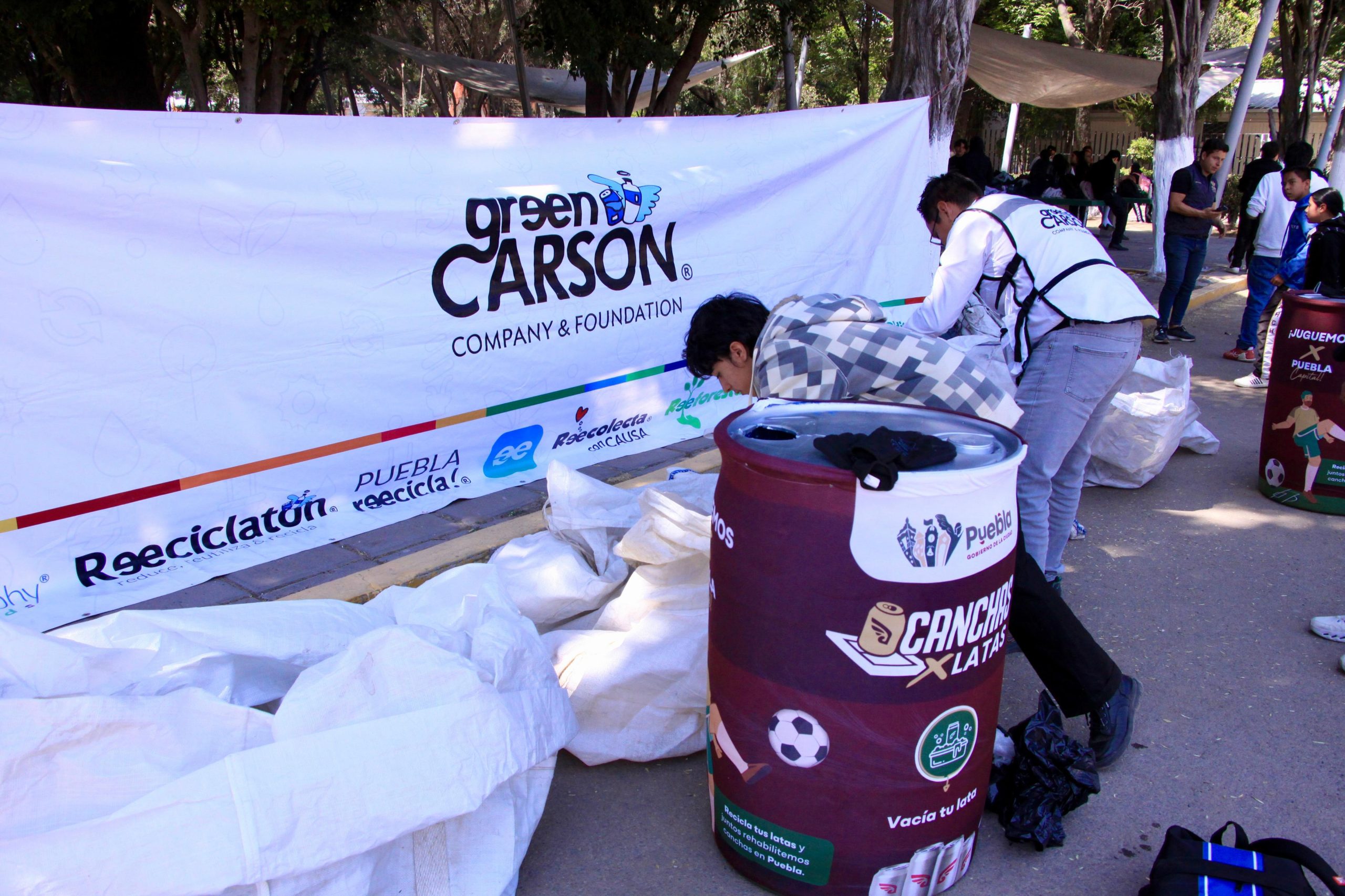 Realizan primer Reciclatón del programa “Canchas X Latas” en el CENHCH