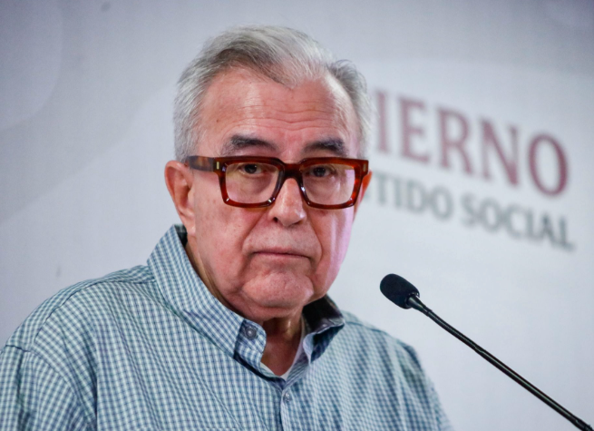 Rubén Rocha durante una declaración pública.