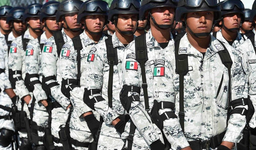 Elementos del Ejército y Marina durante un operativo de seguridad.