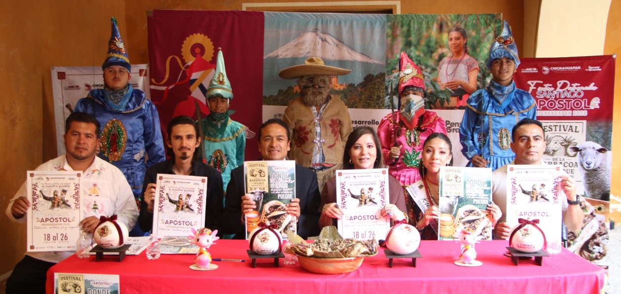 Personas durante las fiestas patronales de Chignahuapan.