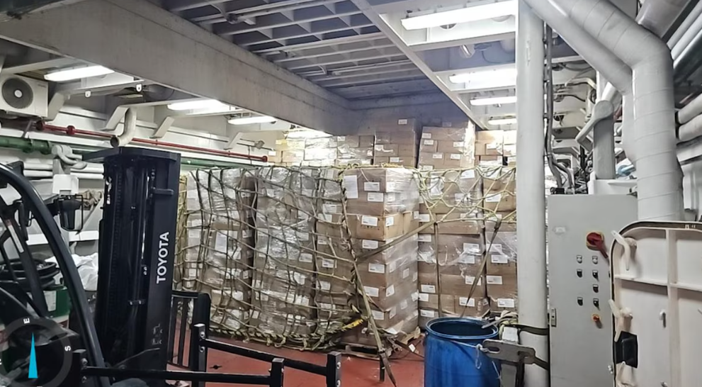 Buques de la Marina de México trasladan ayuda humanitaria a Venezuela.