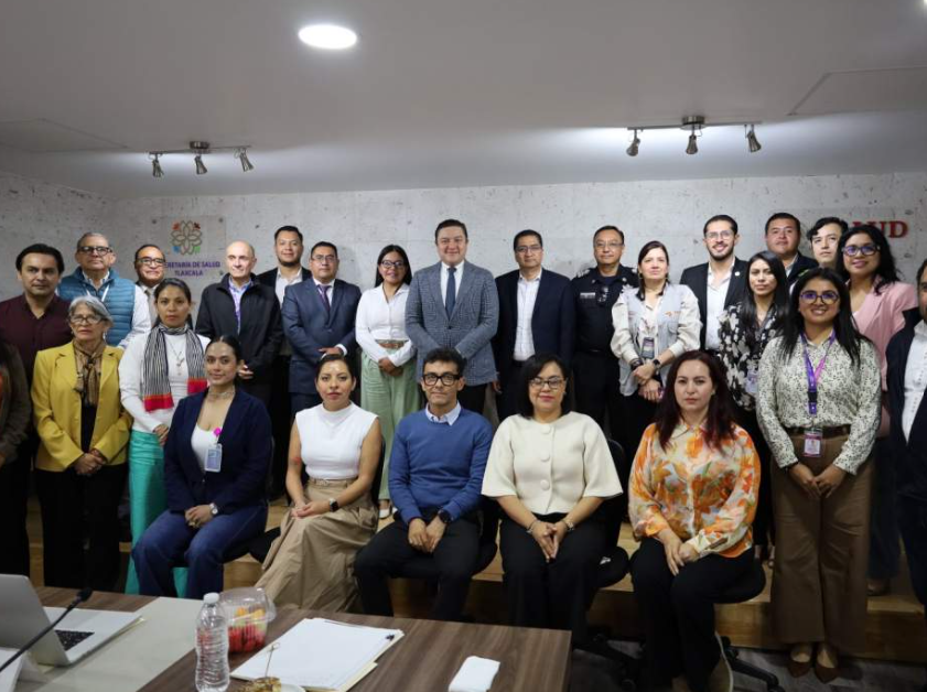Autoridades durante la instalación del Comité Estatal para la Prevención del Suicidio.