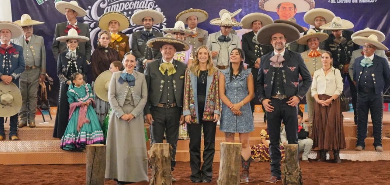 Participantes durante la inauguración del Campeonato Nacional de Charrería en Puebla.
