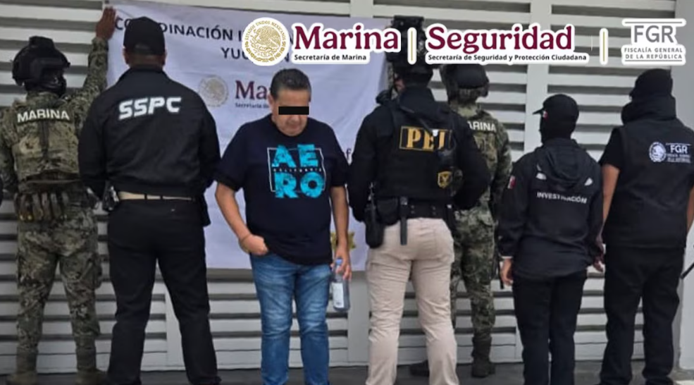 Vehículos de lujo asegurados por la Marina en Mérida.