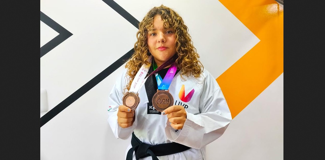 Ethel Sastre Miranda con su medalla de bronce de taekwondo