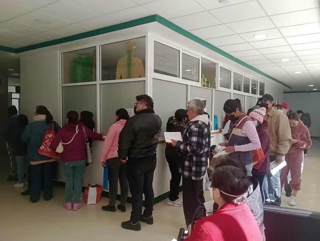 Denuncian negligencia médica y crisis operativa en el HGZ 01 del IMSS en La Loma Xicohténcatl