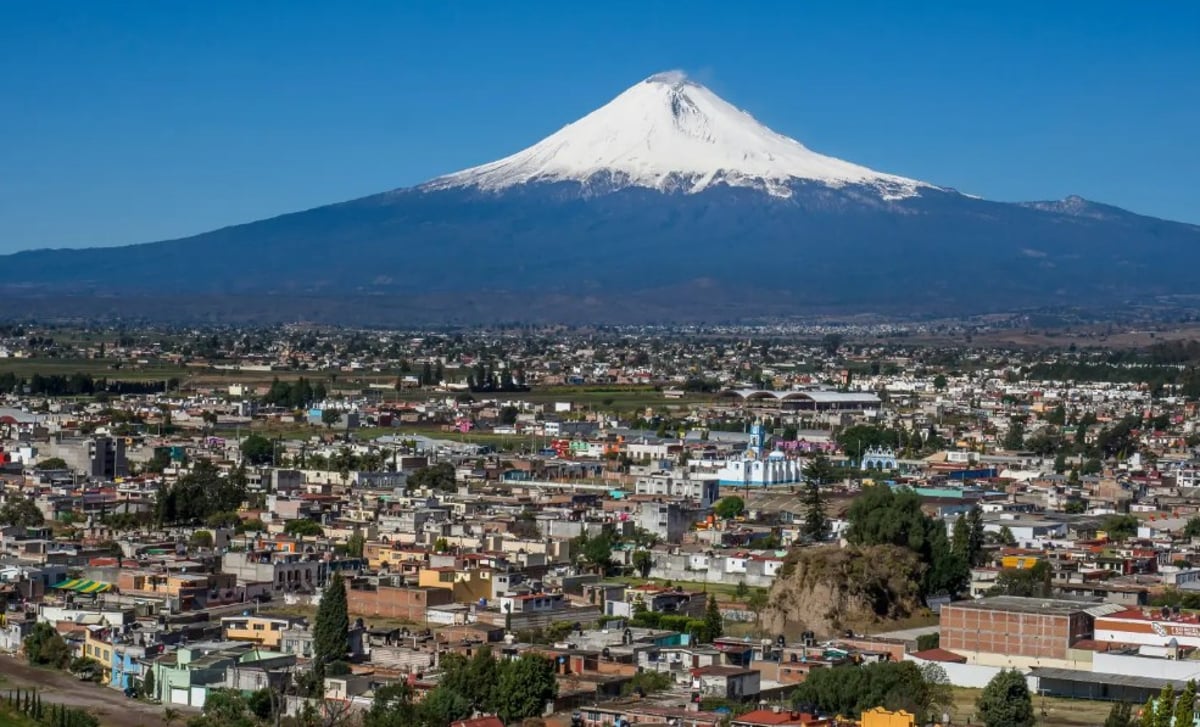 Cielo parcialmente nublado sobre la Ciudad de Puebla.