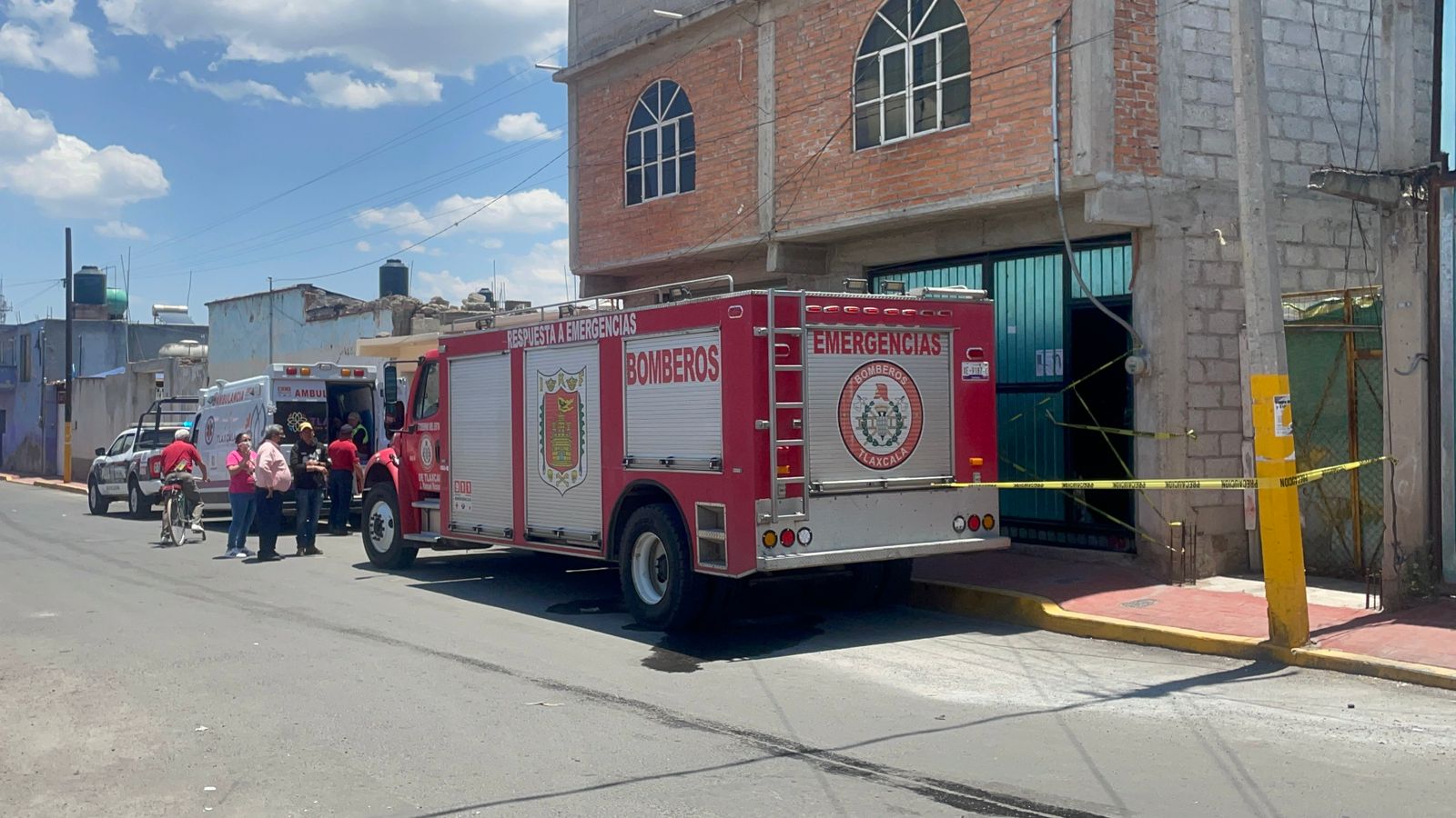 Hallan muerto y en descomposición a adulto mayor dentro de su casa, en Calpulalpan