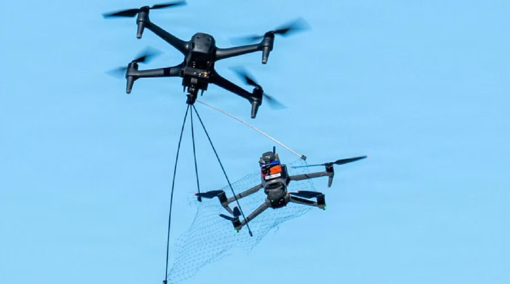 Dron sobre la frontera entre México y Estados Unidos.