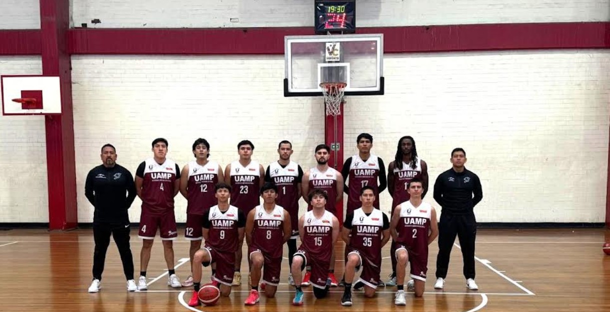 Jaguares UAMP durante partido de básquetbol