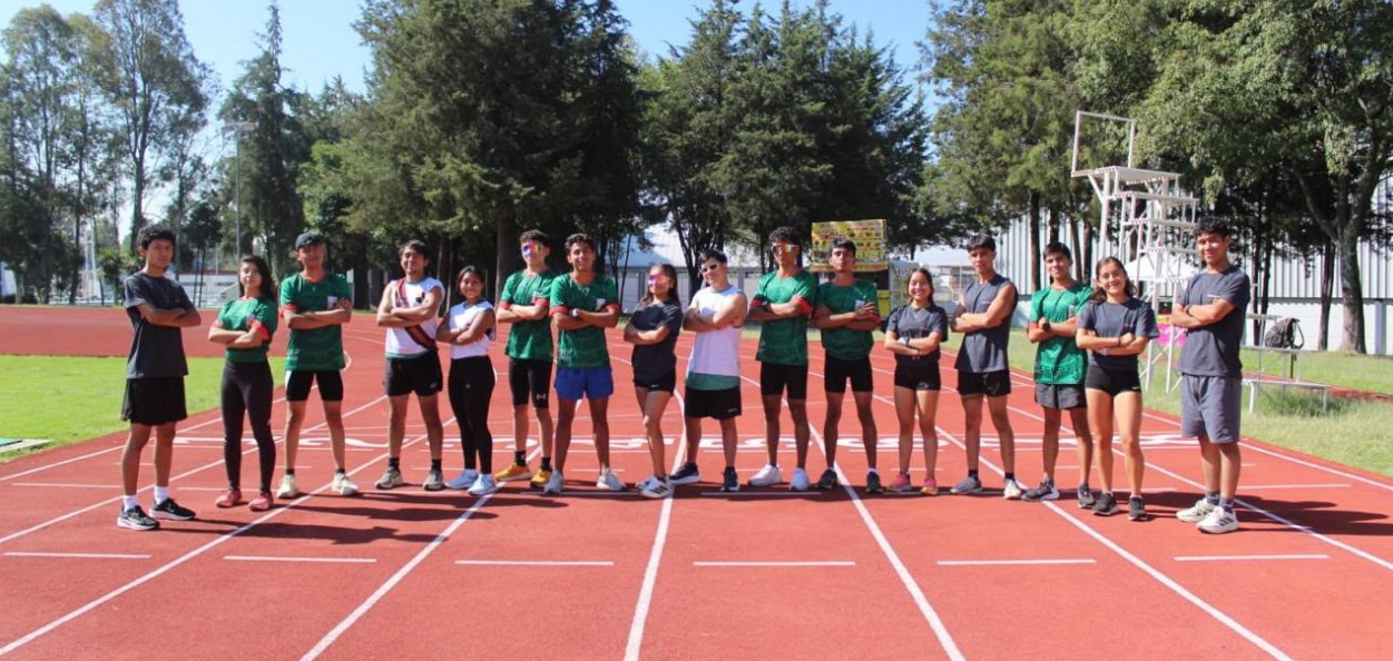 Atletas de la UDEP Puebla en competencia
