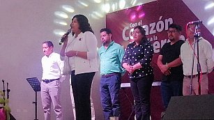 Karina Pérez celebra triunfo y reafirma compromiso con la comunidad
