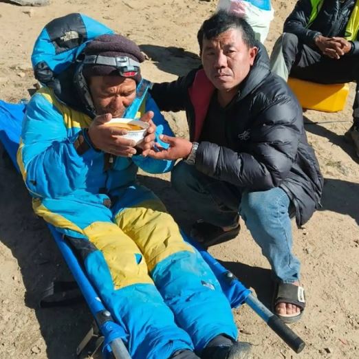 guía Nepalí se daba por muerto luego de 6 días desaparecido, al subir el Everest