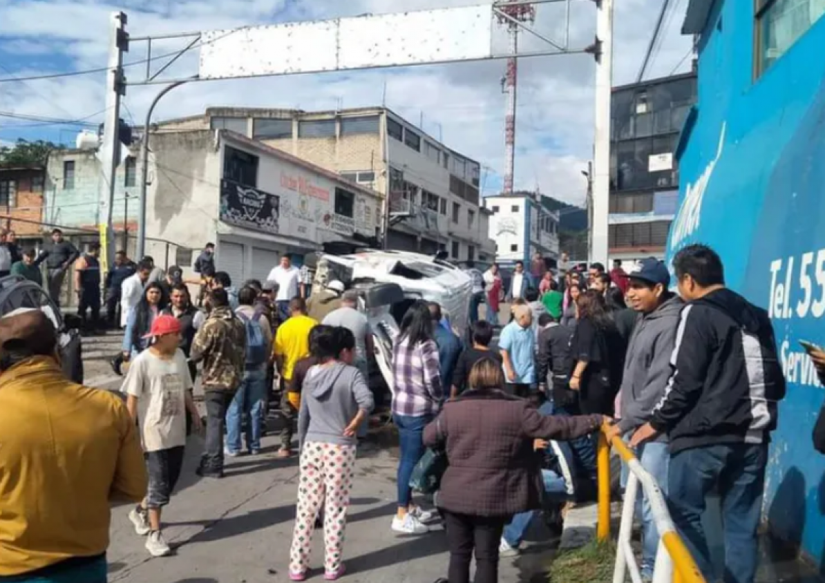 Ochos personas resultan heridas tras un accidente en Huixquilucan 