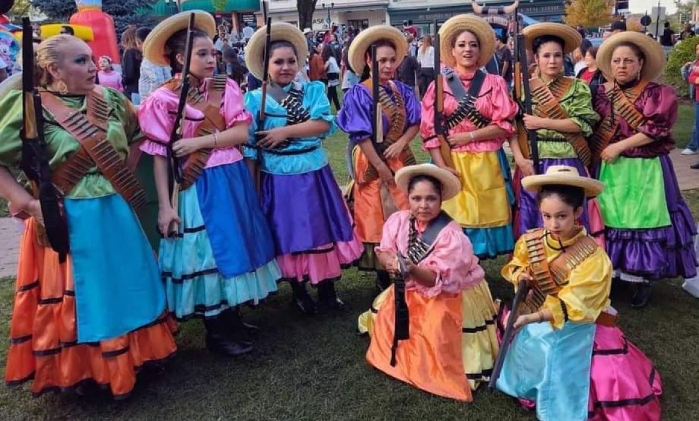 Cultura y tradición en Huamantla con la presentación de grupo folclórico