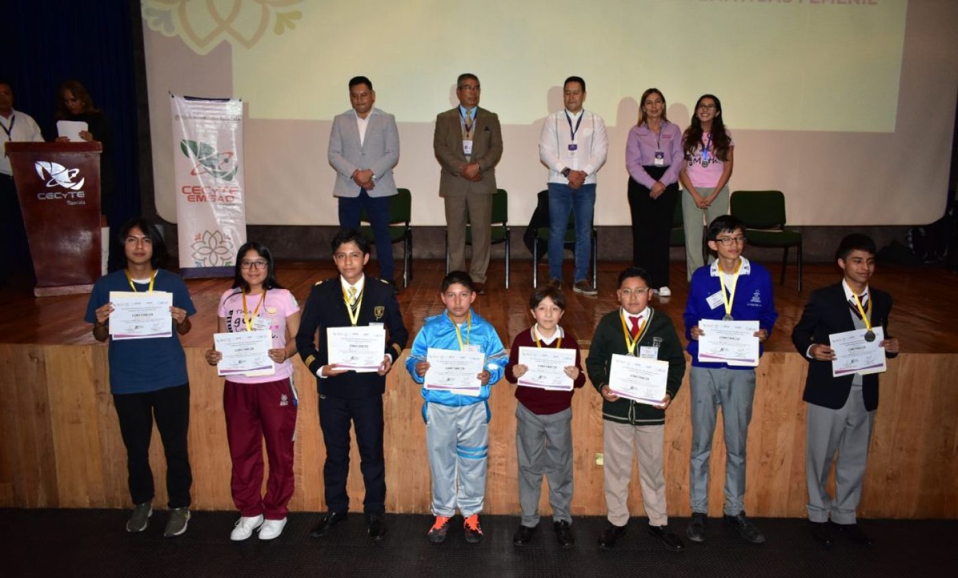Reciben medallas estudiantes ganadores de la Olimpiada de matemáticas