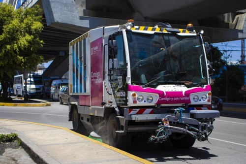 Ayuntamiento de Puebla intensifica limpieza urbana con más de 18 mil kilómetros atendidos