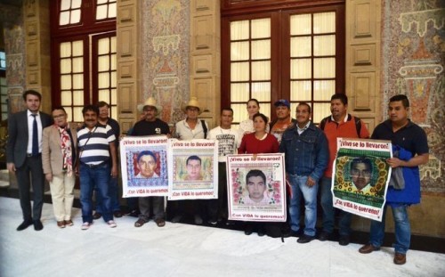 Sheinbaum anunció reunión con los padres de los 43 normalistas de Ayotzinapa 