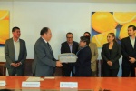 Foto: Cortesía Trabajadores de la UATx reciben uniformes